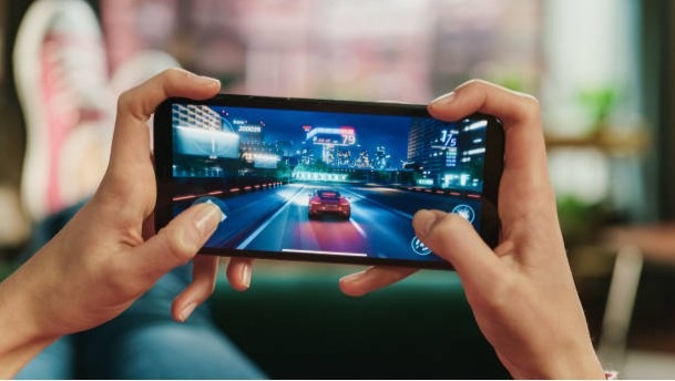 Online Game Technology and Platform Compatibility