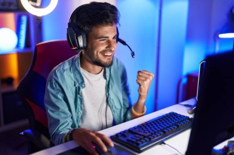 Online Gaming And Social Connection: Why People Love It
